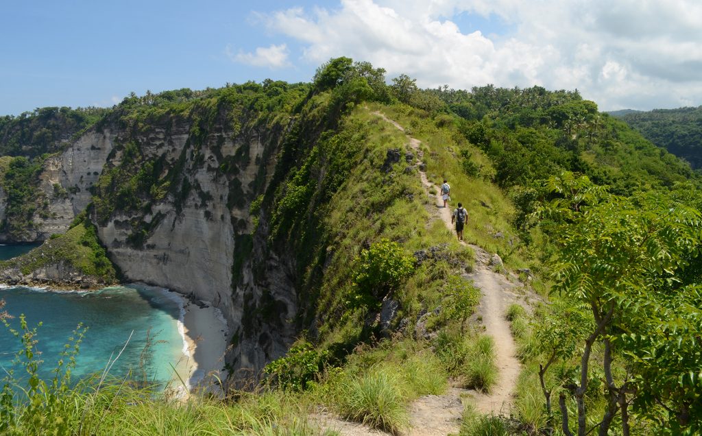 explore-penida-atuhbeach