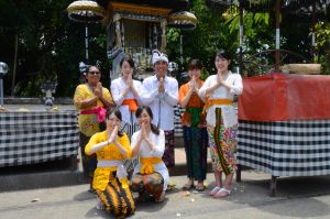 ダラムペッド寺院で参拝体験