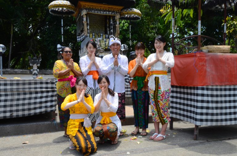 ダラムペッド寺院で参拝体験