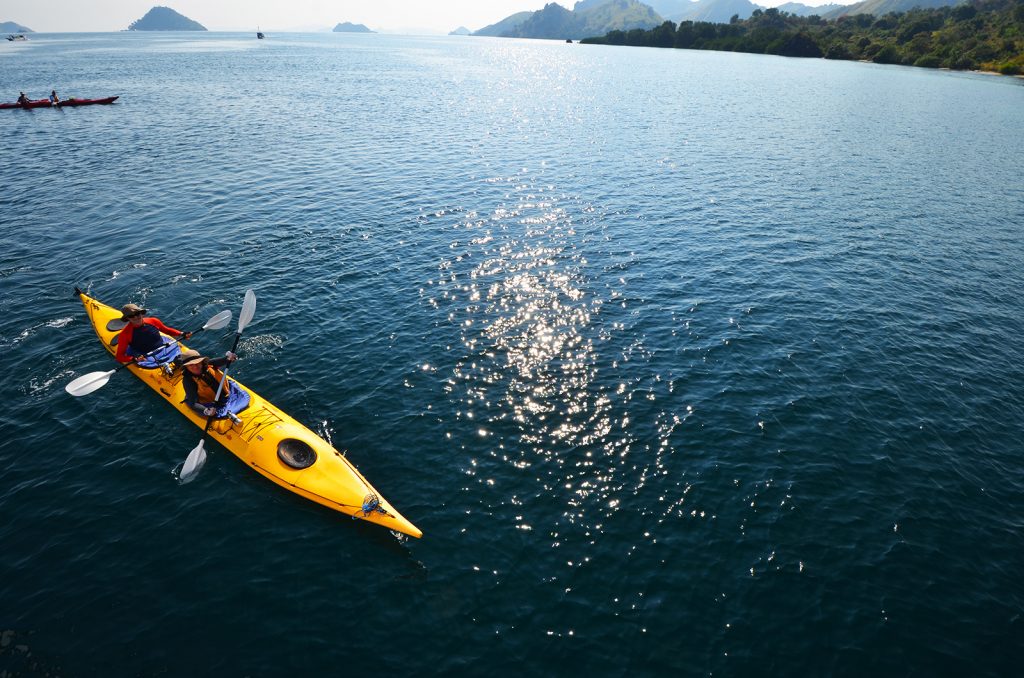 komodo-kayakking