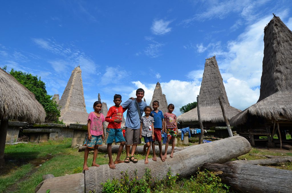 explore-sumba-rantenggaro-village2
