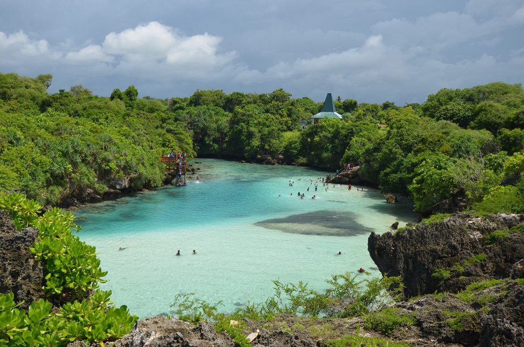 explore-sumba-weekuri-lake