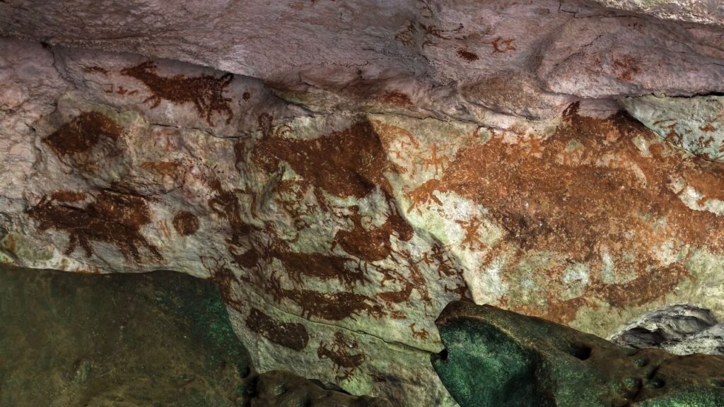 スラウェシのムナ島にあるリアンメンタンドゥノ洞窟壁画