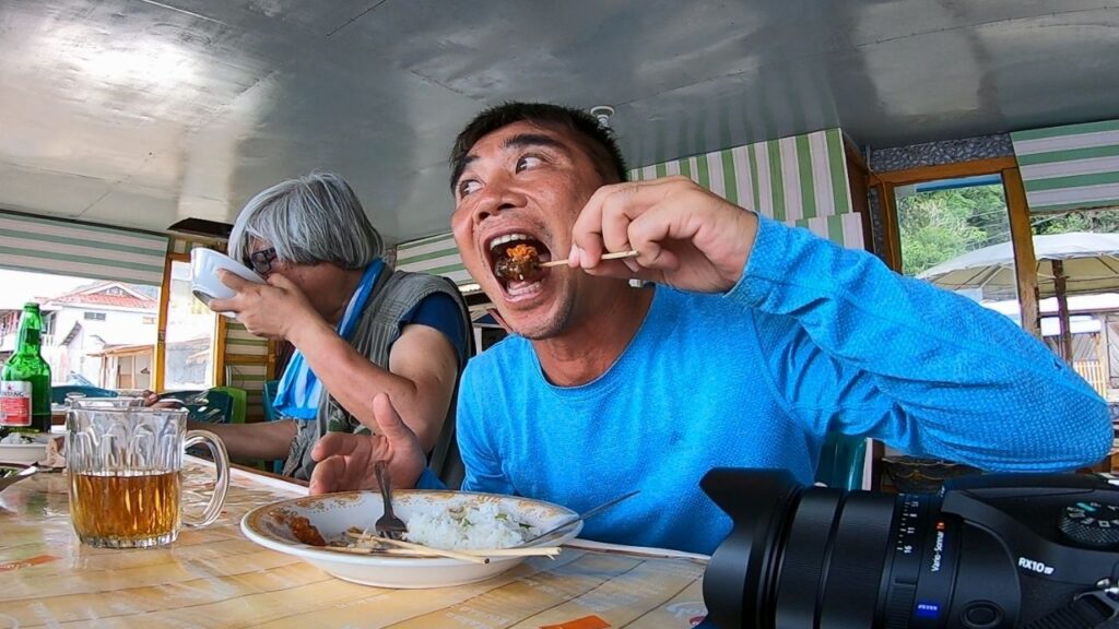 スラウェシ島ゴロンタロで食べたサティツナ