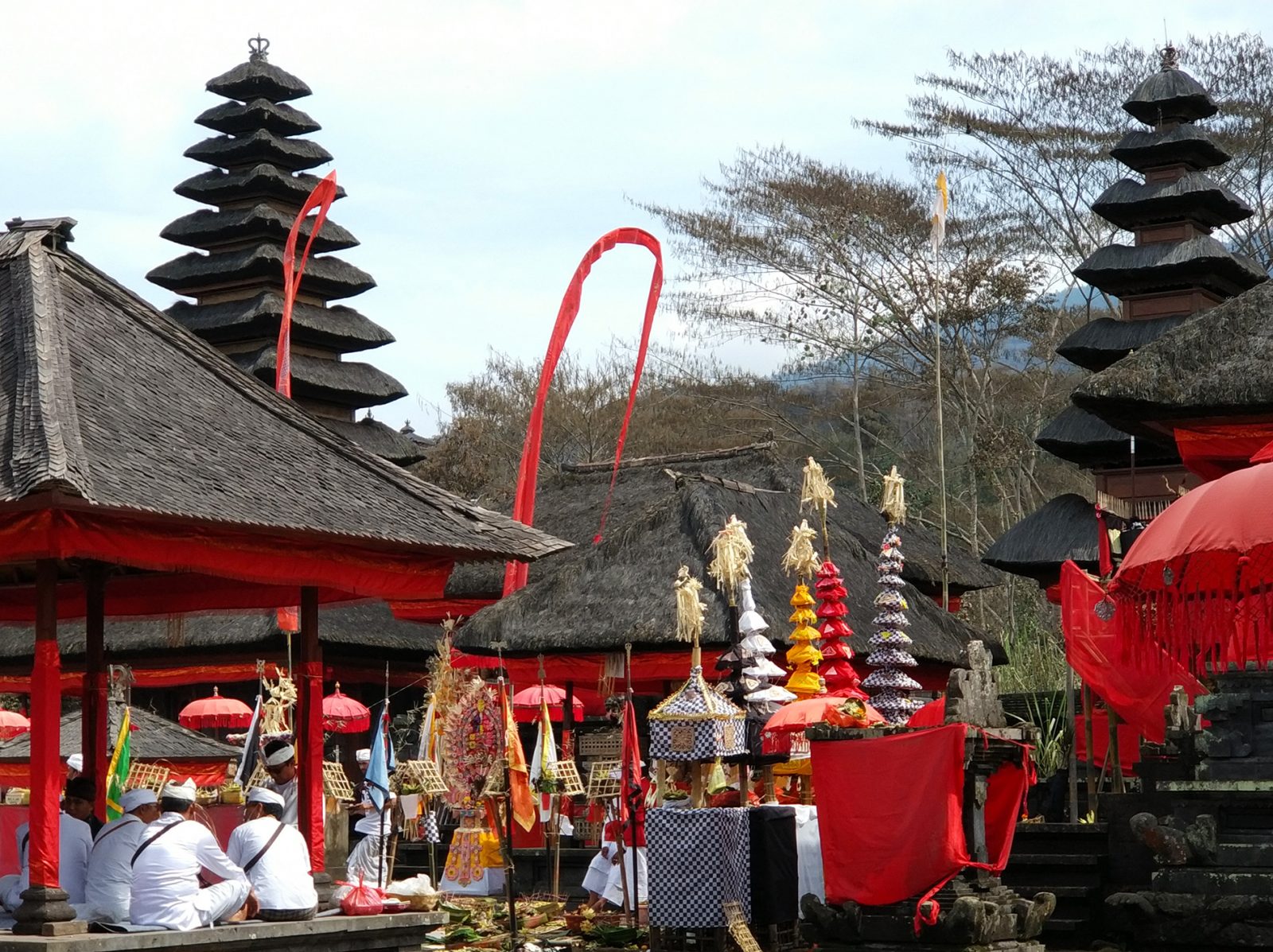 besakih-ceremony-people