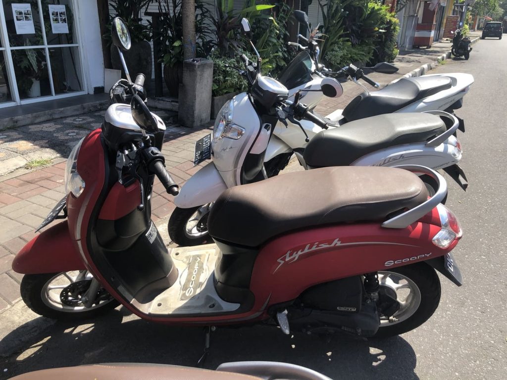 バリ島のレンタルバイク スクーピー（Scoopy）
