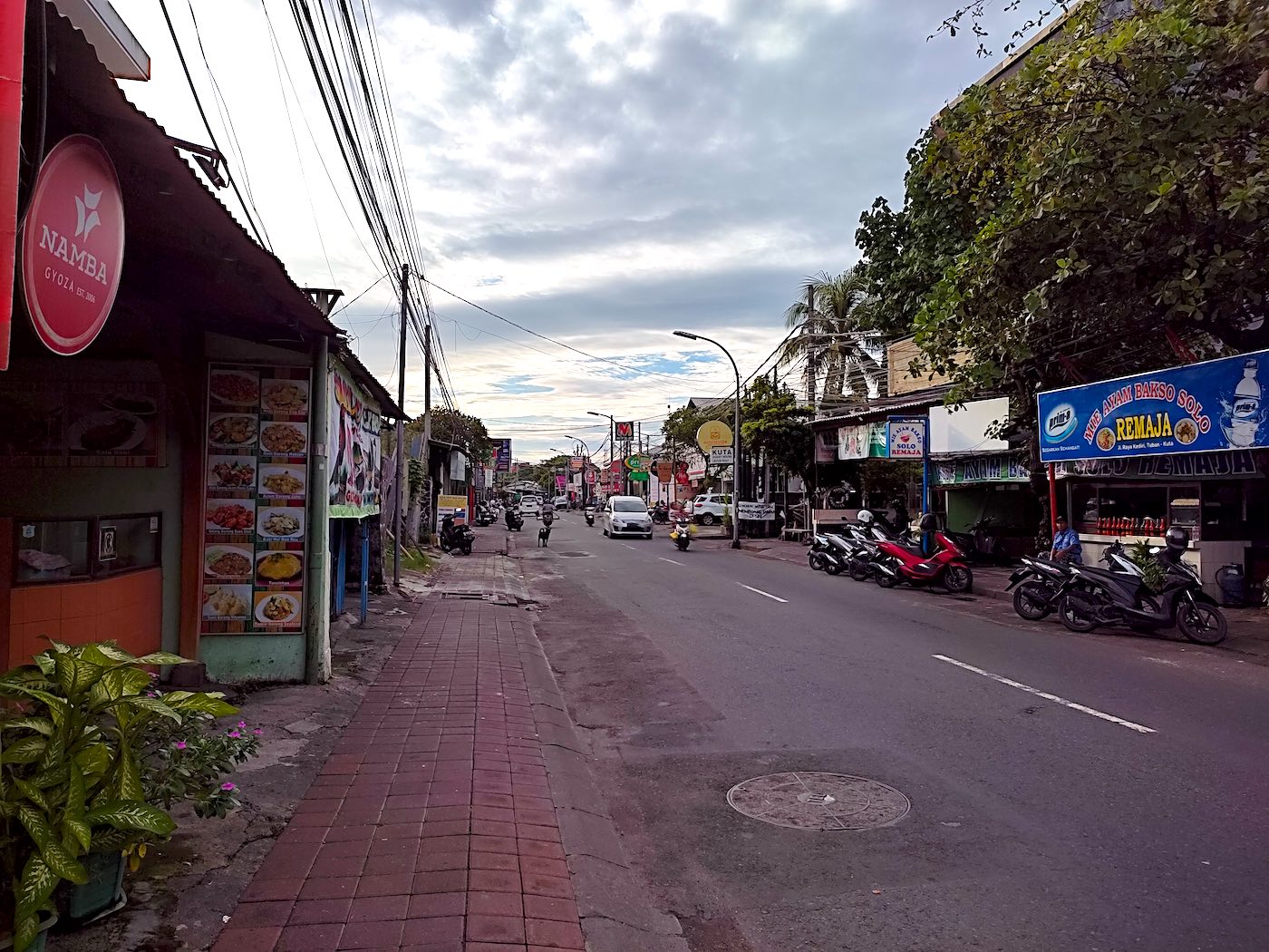 通りの様子　Jl. Kediri