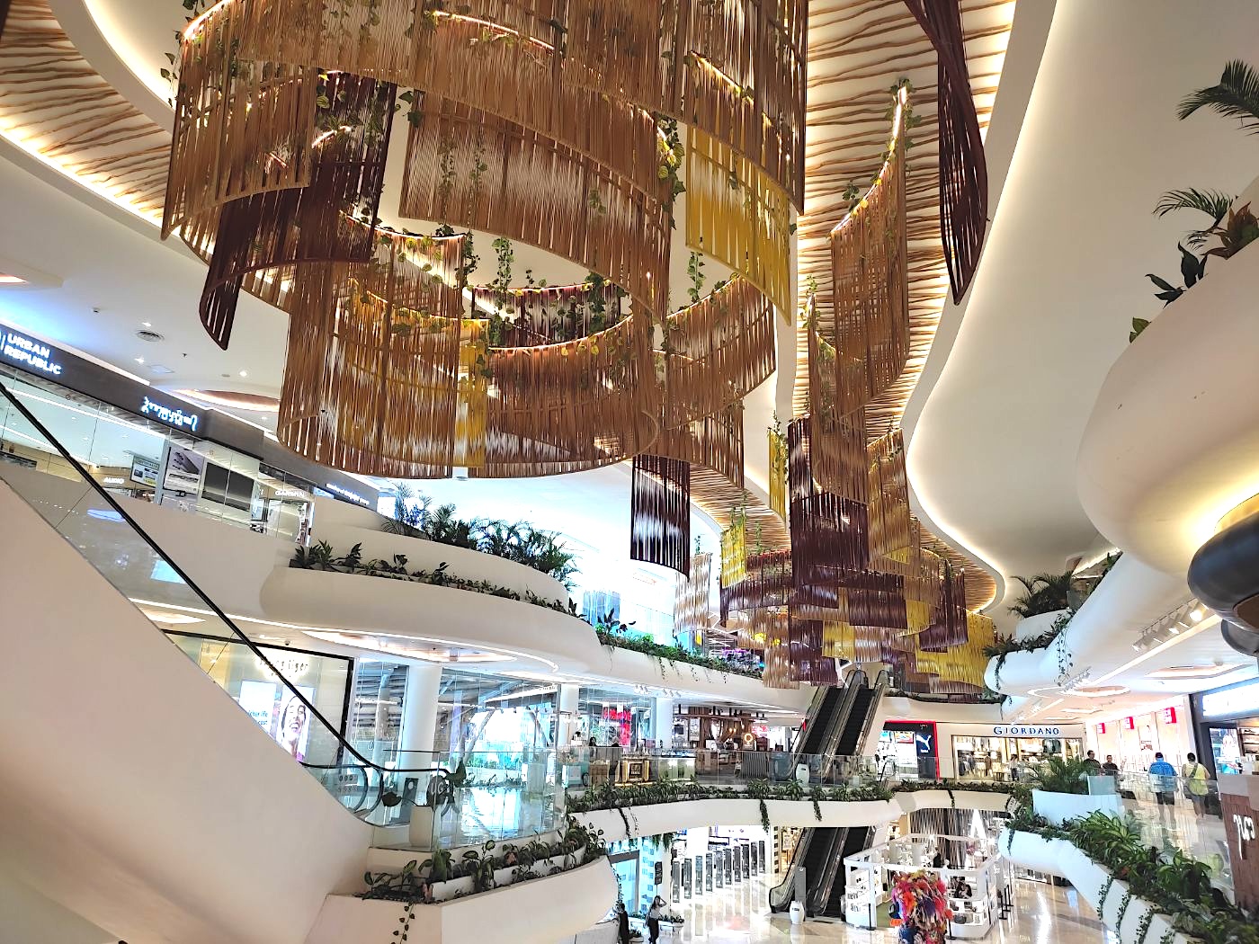 エントランス・エリアは吹き抜け