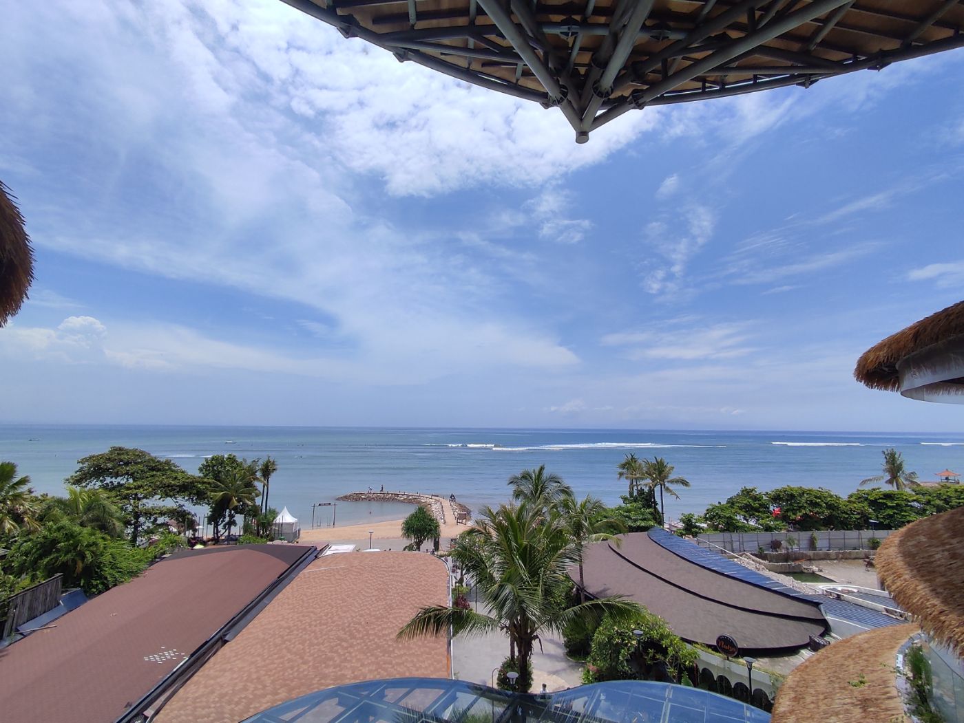 最上階から見た海の景色