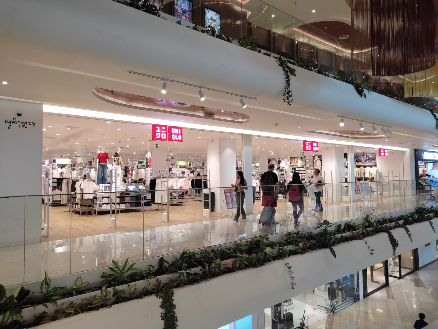 カジュアルウェア ユニクロ