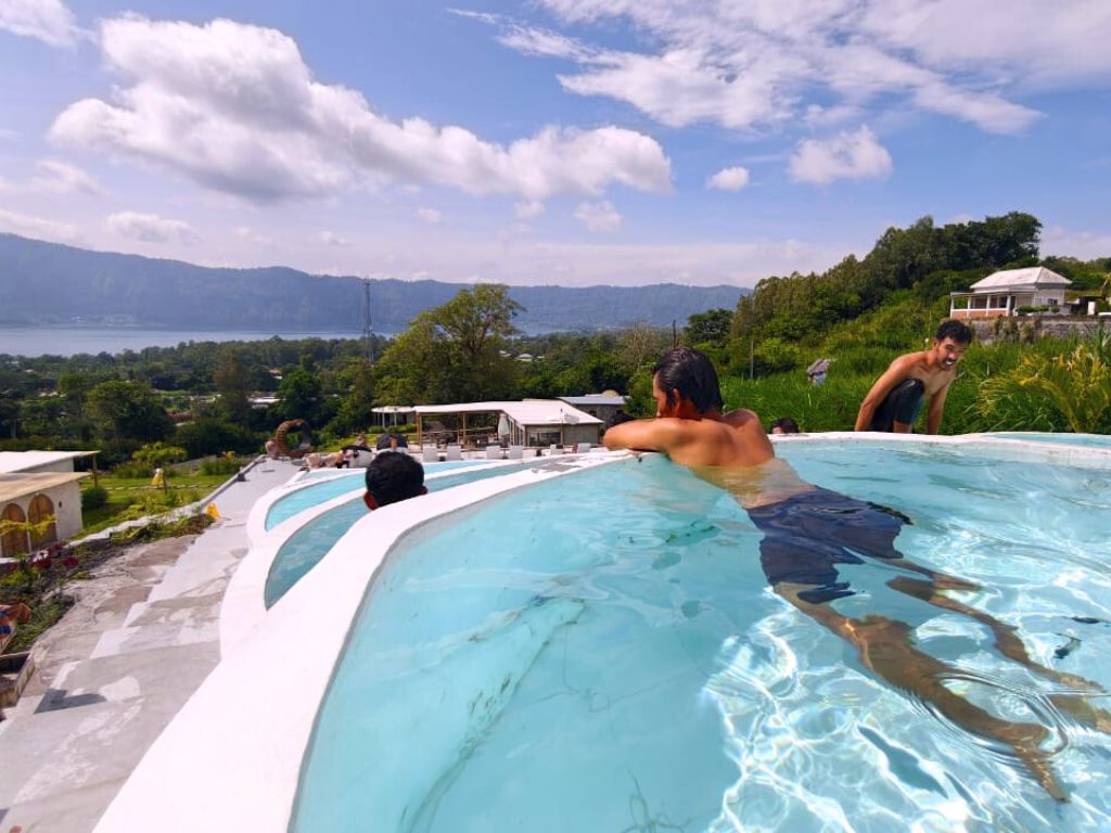 リゾート内にあるキンタマーニ温泉でゆったりタイム