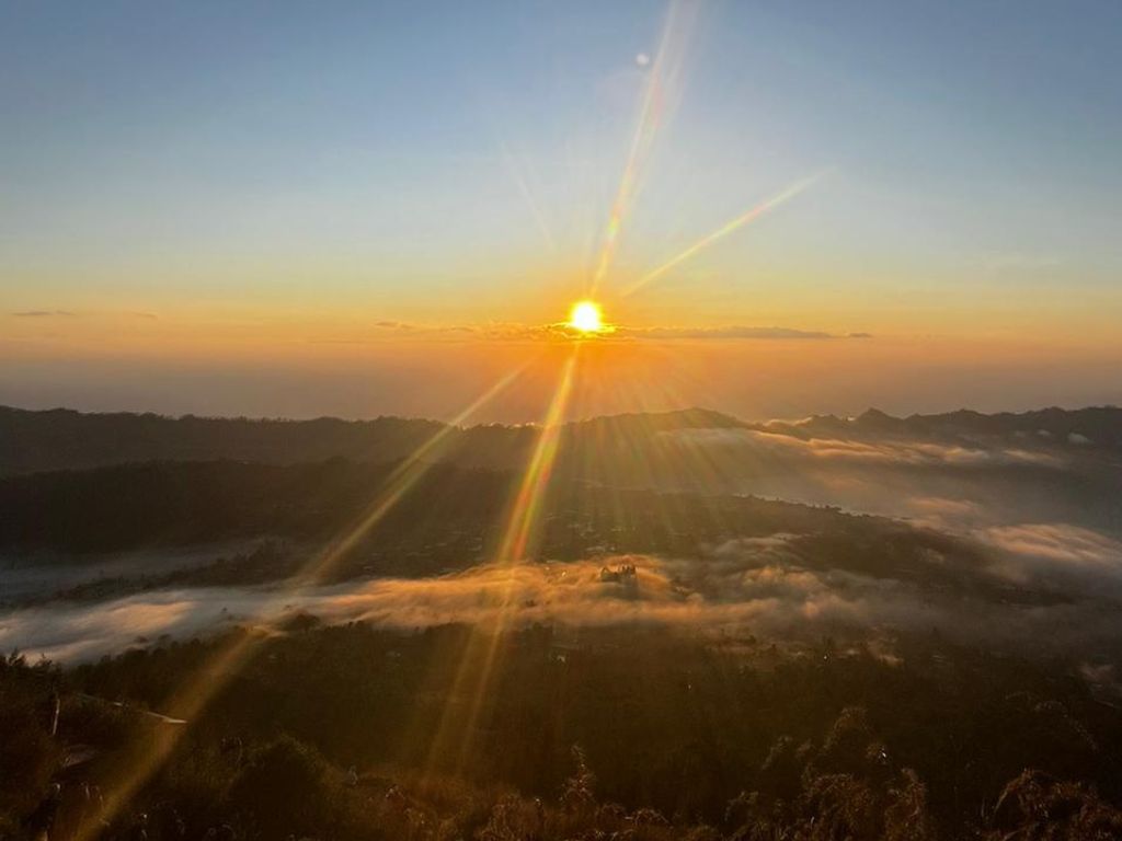 バリ島キンタマーニ、バトゥール山頂からサンライズ