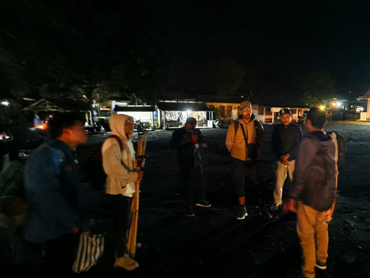 バトゥール登山口トヤブンカからトレッキング開始