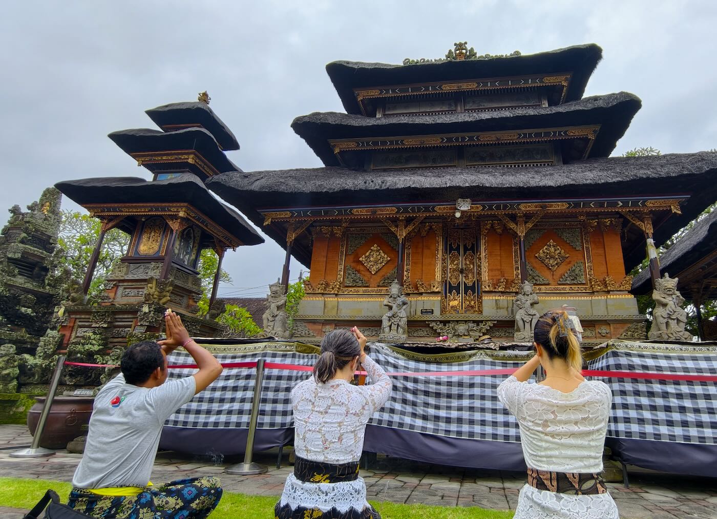 バトゥアン寺院の本堂